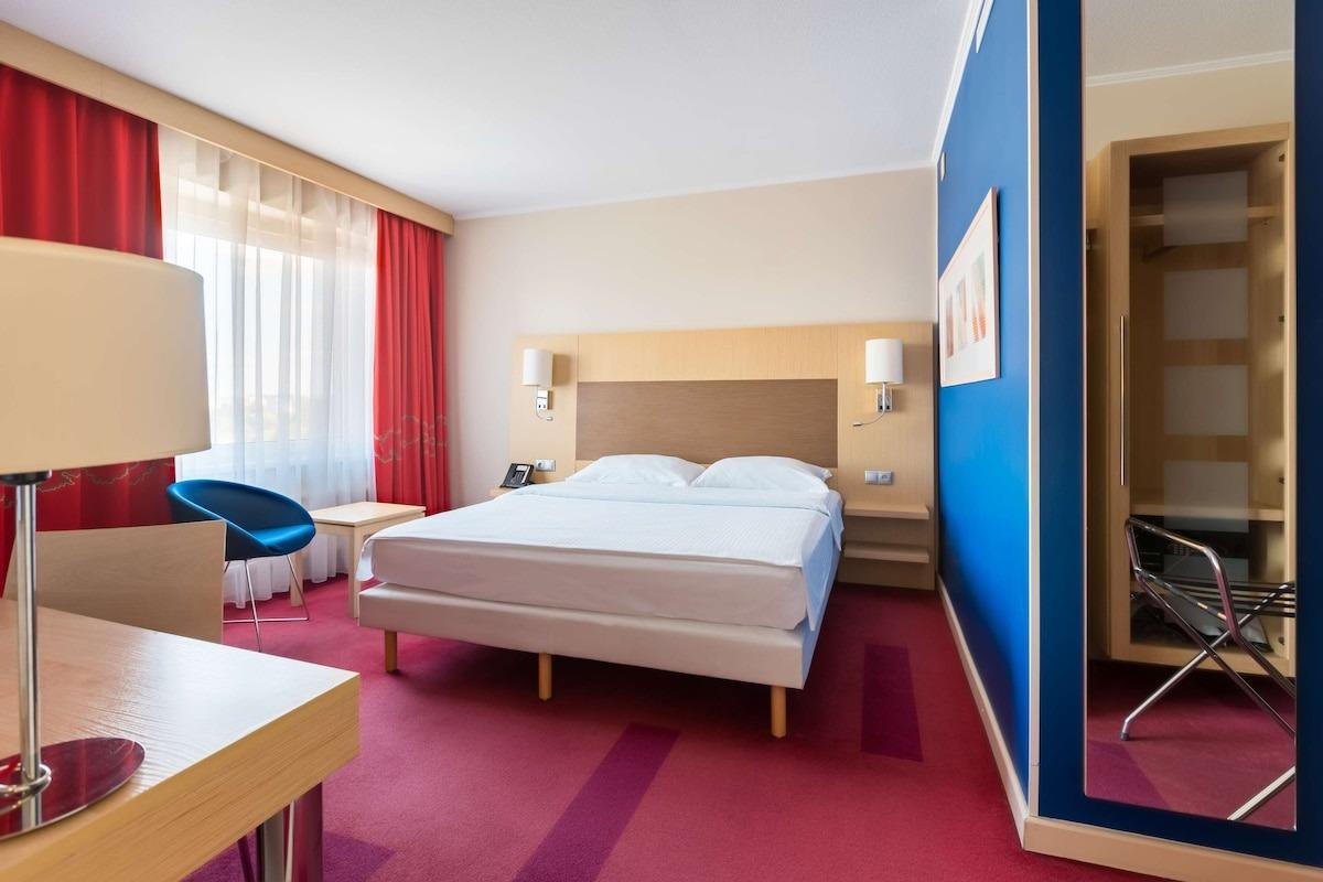 Отель Park Inn by Radisson Pulkovskaya 4* / Россия / Санкт-Петербург - фото, тур