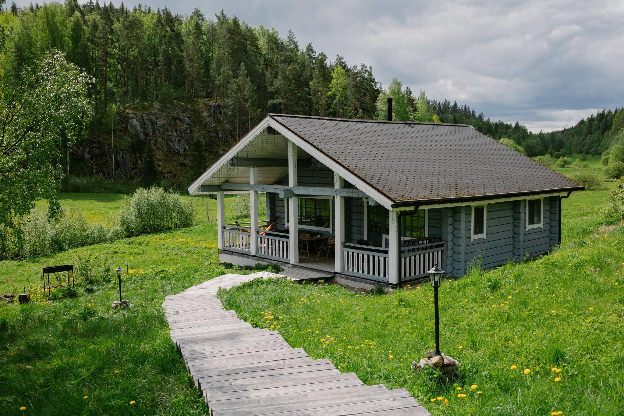 Forest lodge. Forrest Lodge Karelia. Посёлок Реускула. Форест Лодж Карелия фотографии.