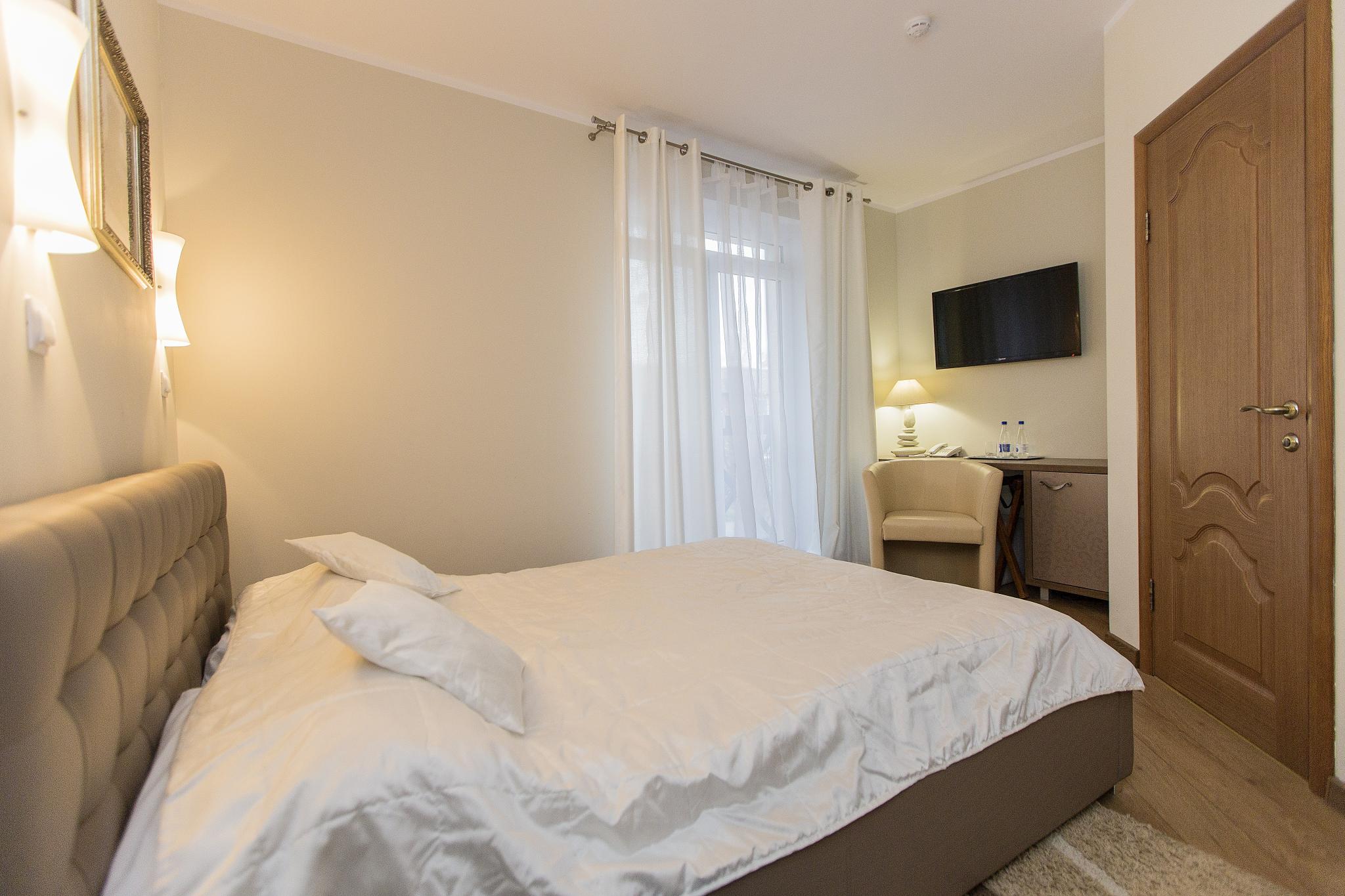 Снять номер в зеленоградском. Отель априори в зеленоградске калининградской области. Hotel exclusive apartments зеленоградск. Зеленоградск отель амбер сезон. Exclusive ул.