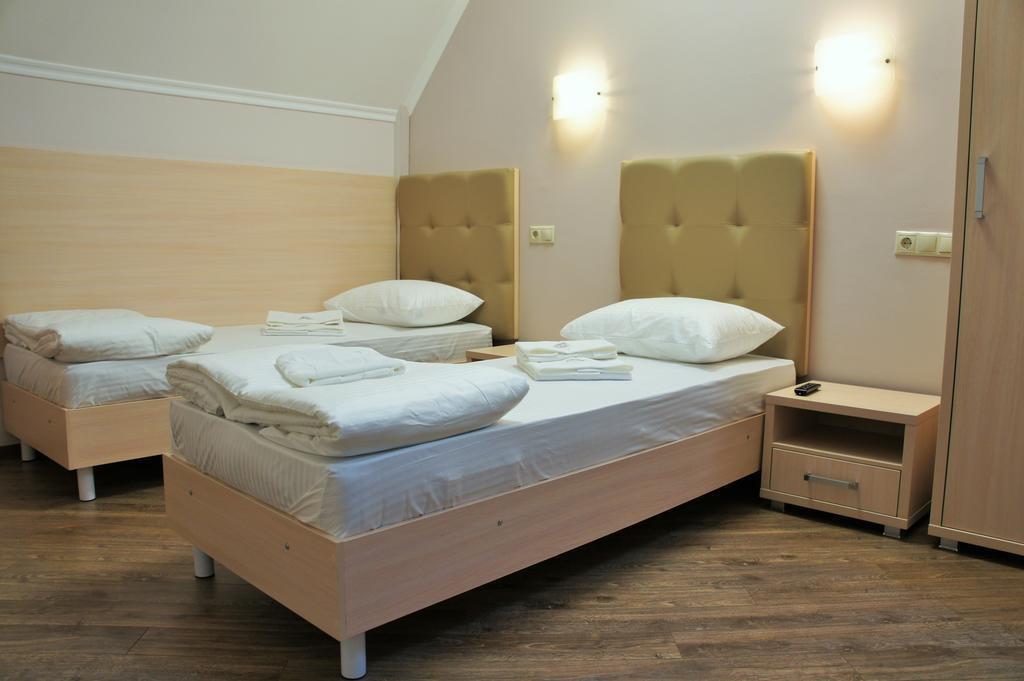 Гостевой дом б. B and b гостиницы. B B Hotel Centre Краснодар. B B отель Краснодар Базовская. B B Краснодар гостиница