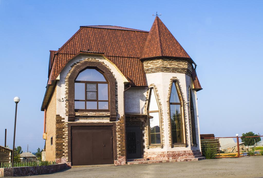 Камень на оби. Дом. Недвижимость в камень на оби алтайского края. Улица пушкина камень на оби. Камень на оби улица гоголя д 2.