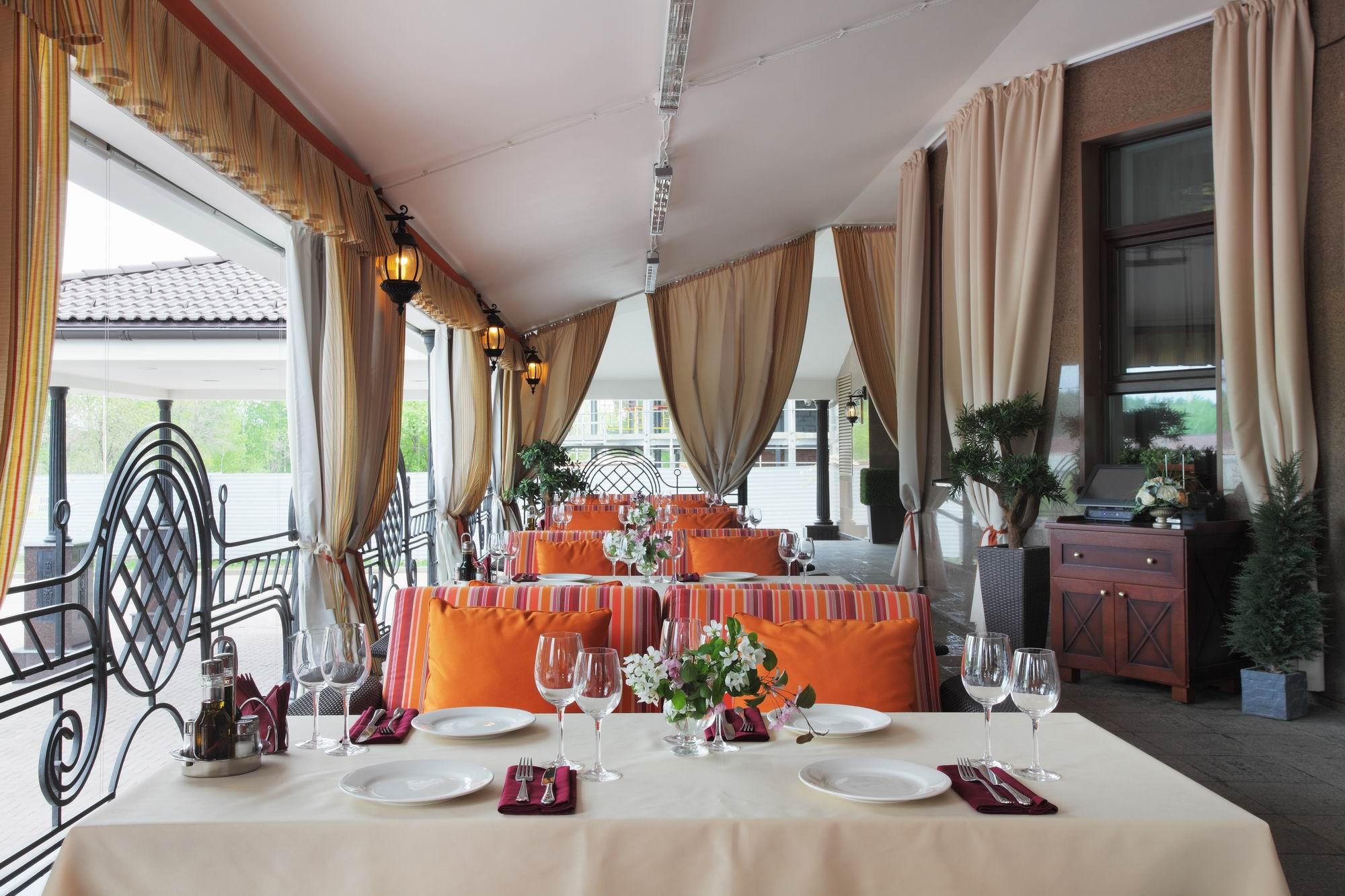 Пале рояль отель екатеринбург. Рояль на террасе. Пале рояль екатеринбург. Пале рояль екатеринбург ресторан. Пале рояль отель екатеринбург.