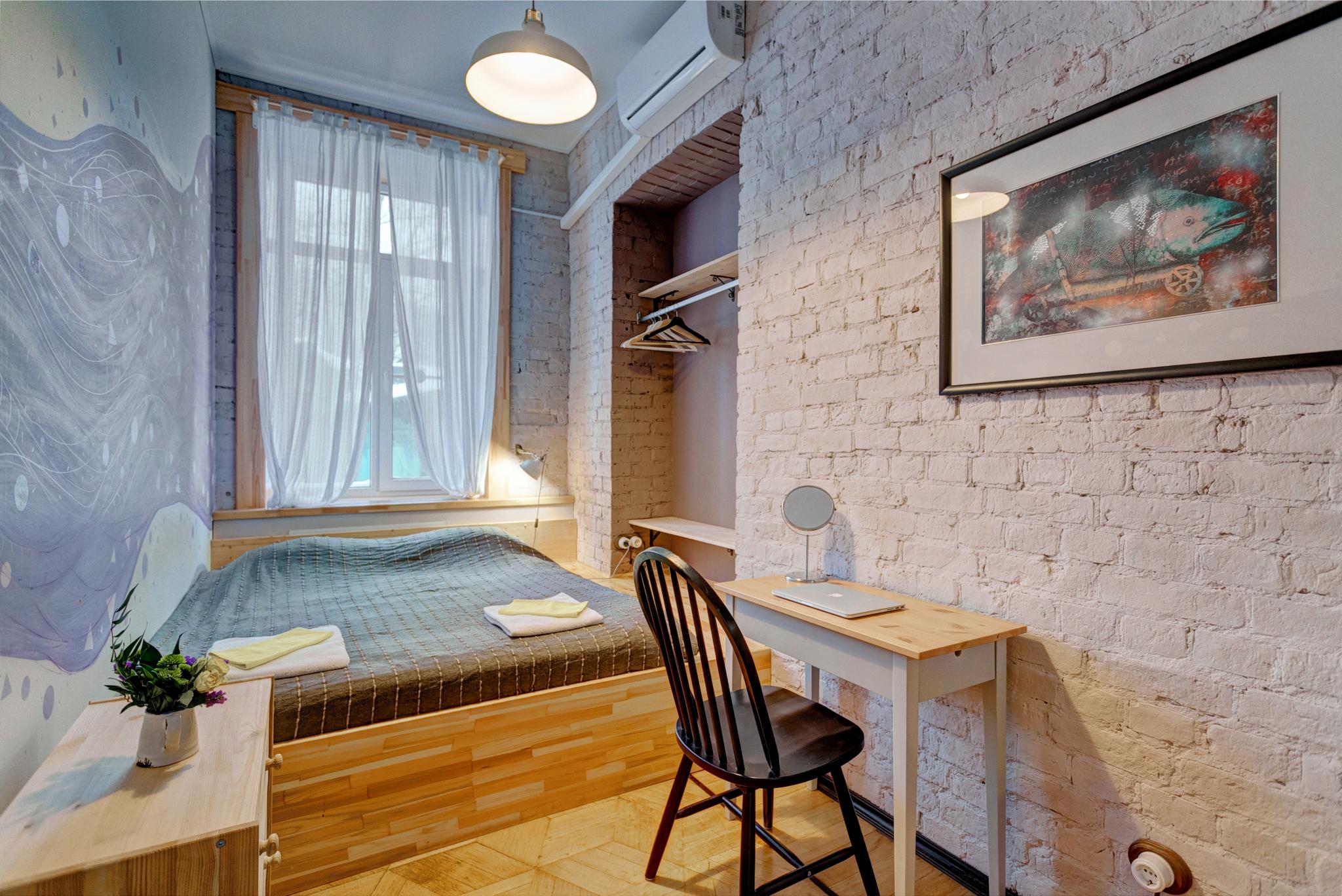 Good mood хостел москва. Дизайн хостелов. Хостел 18 кв м. Mood хостел. Дизайн кухни хостел.