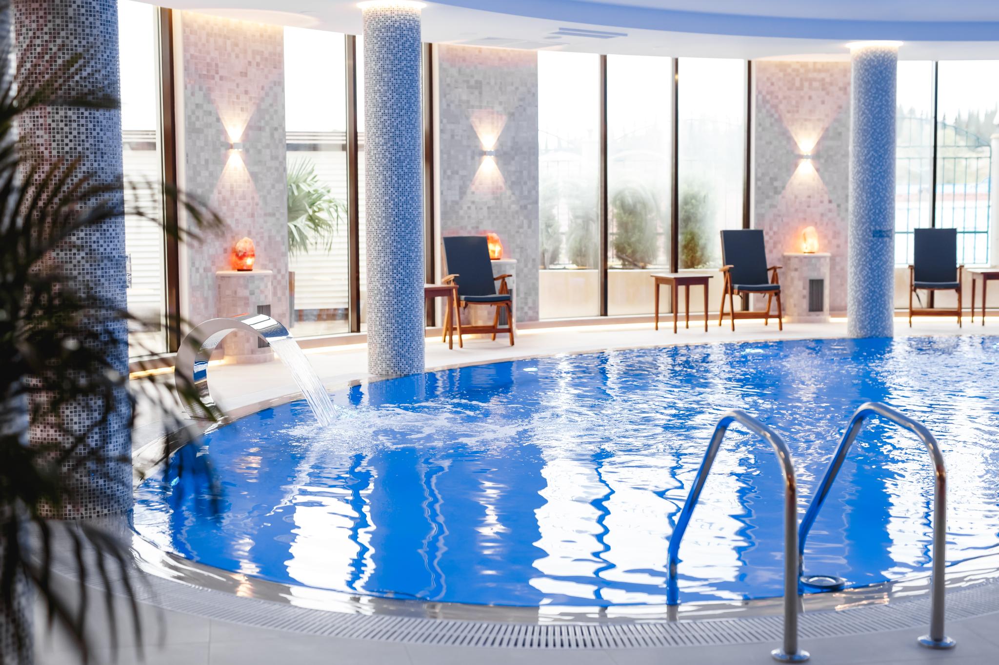 Спа отель сочи. Wind Rose Hotel & Spa (отель роза ветров) 4*. Отель роза ветров Сочи спа. Wind Rose Spa Сочи. Роза ветров Сочи бассейн.