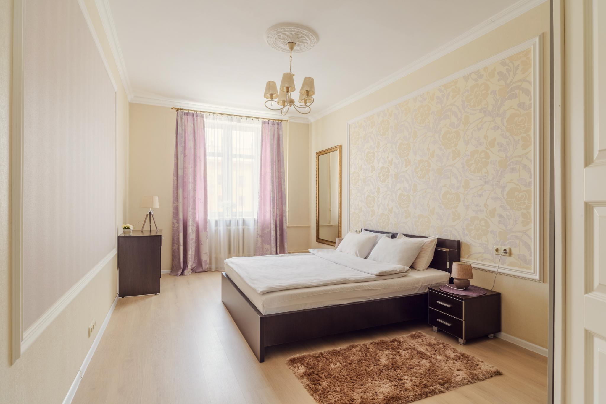 снять квартиру 2х комнатную в минске посуточно. белорусские квартиры. съемная квартира. минск проспект независимости 43. снять квартиру в минске ленинский.