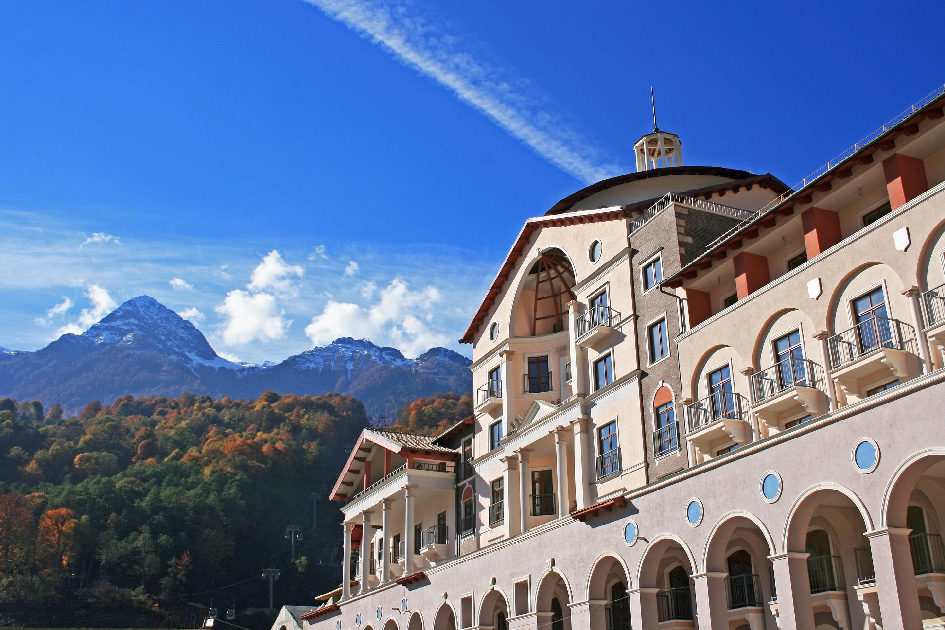 Courtyard by Marriott Sochi Krasnaya Polyana (Кортъярд Марриотт Сочи  Красная Поляна), Красная Поляна, - цены на бронирование отеля, отзывы,  фото, рейтинг гостиницы