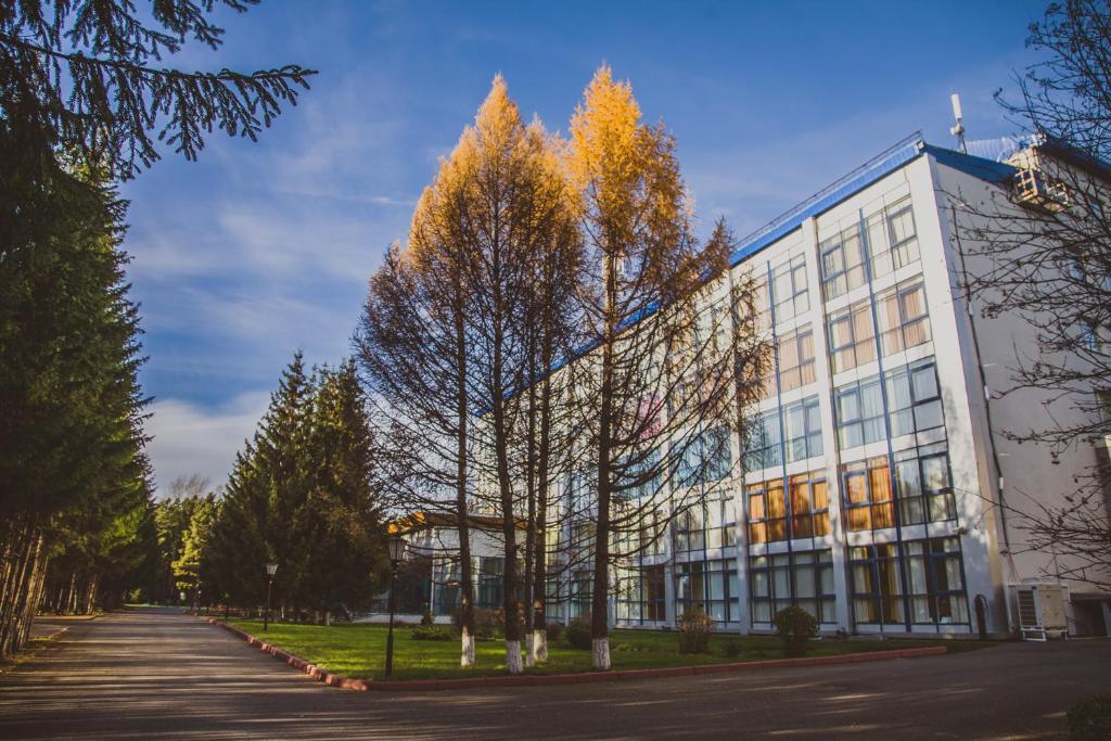 Притомье. Турбаза притомье березово кемеровская область. Центр отдыха притомье кемерово. Ресторан притомье кемерово. Притомье база отдыха кемерово.