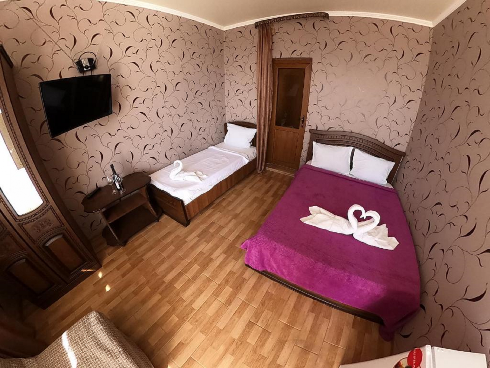 Лоо декабристов 2. Лоо Декабристов 51 гостевой дом. Гранд Лоо отель в Лоо. Отель Grand Loo. Отель Гранд реальный отель.