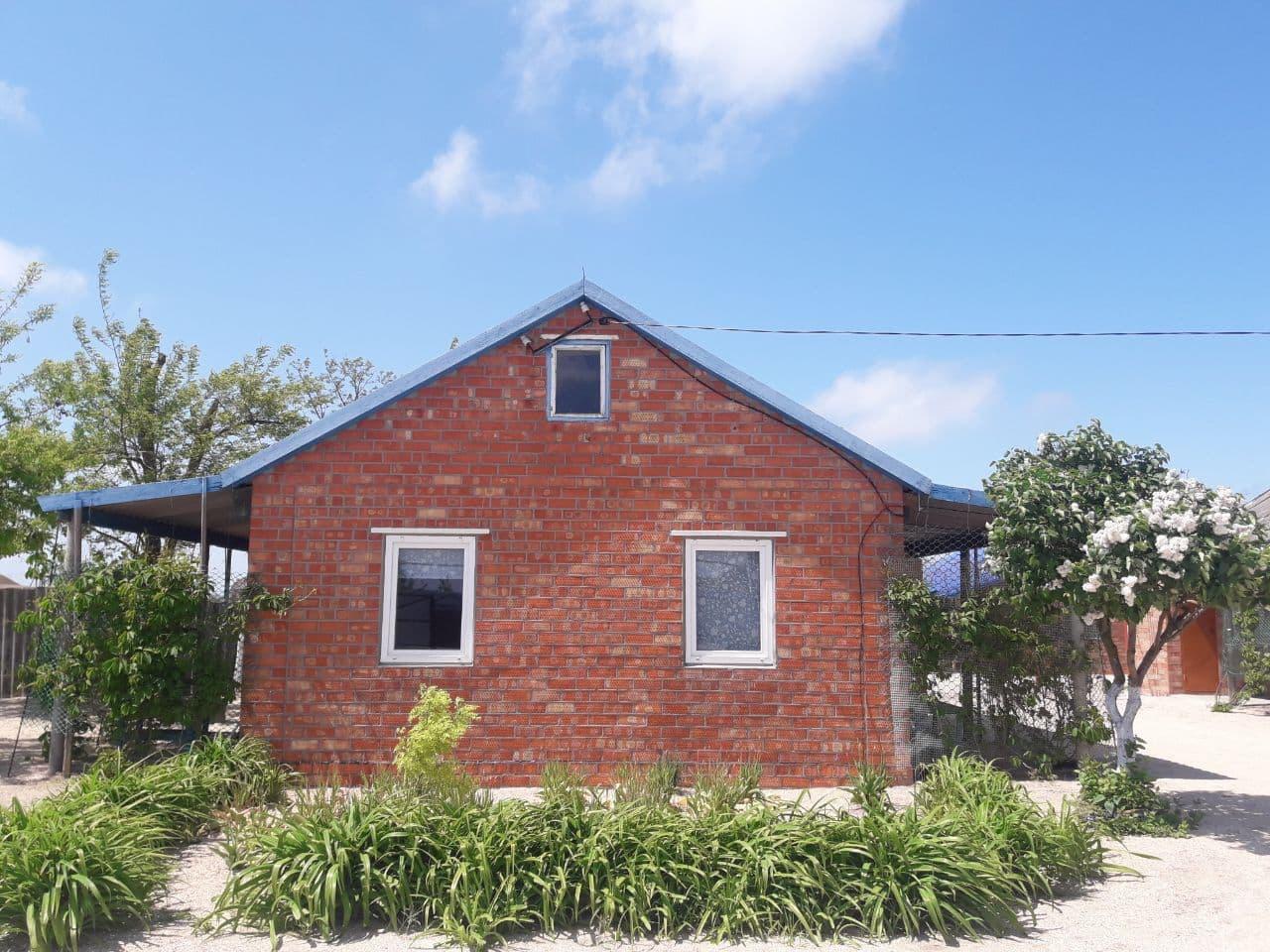 Гостевой дом у моря должанская. Должанская 33. Гостевой дом дельфин должанская. Должанская палисандр гостевой дом. Должанская сандал 2.