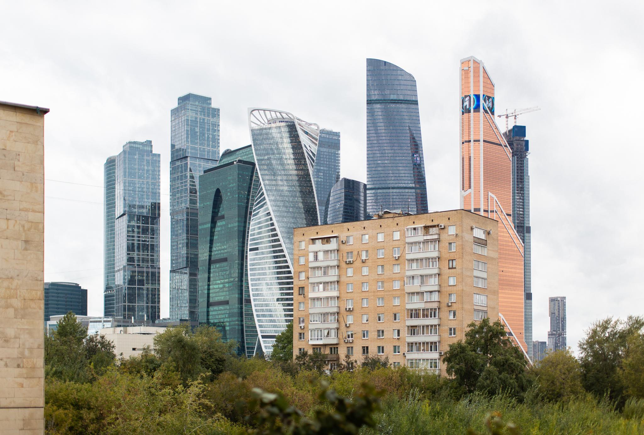 Москва кутузовский 17. Кутузовский пр-т, 14. «Kutuzovsky Tower-a Business Center» Москва. Кутузовский проспект 57 рядом гостиницы.