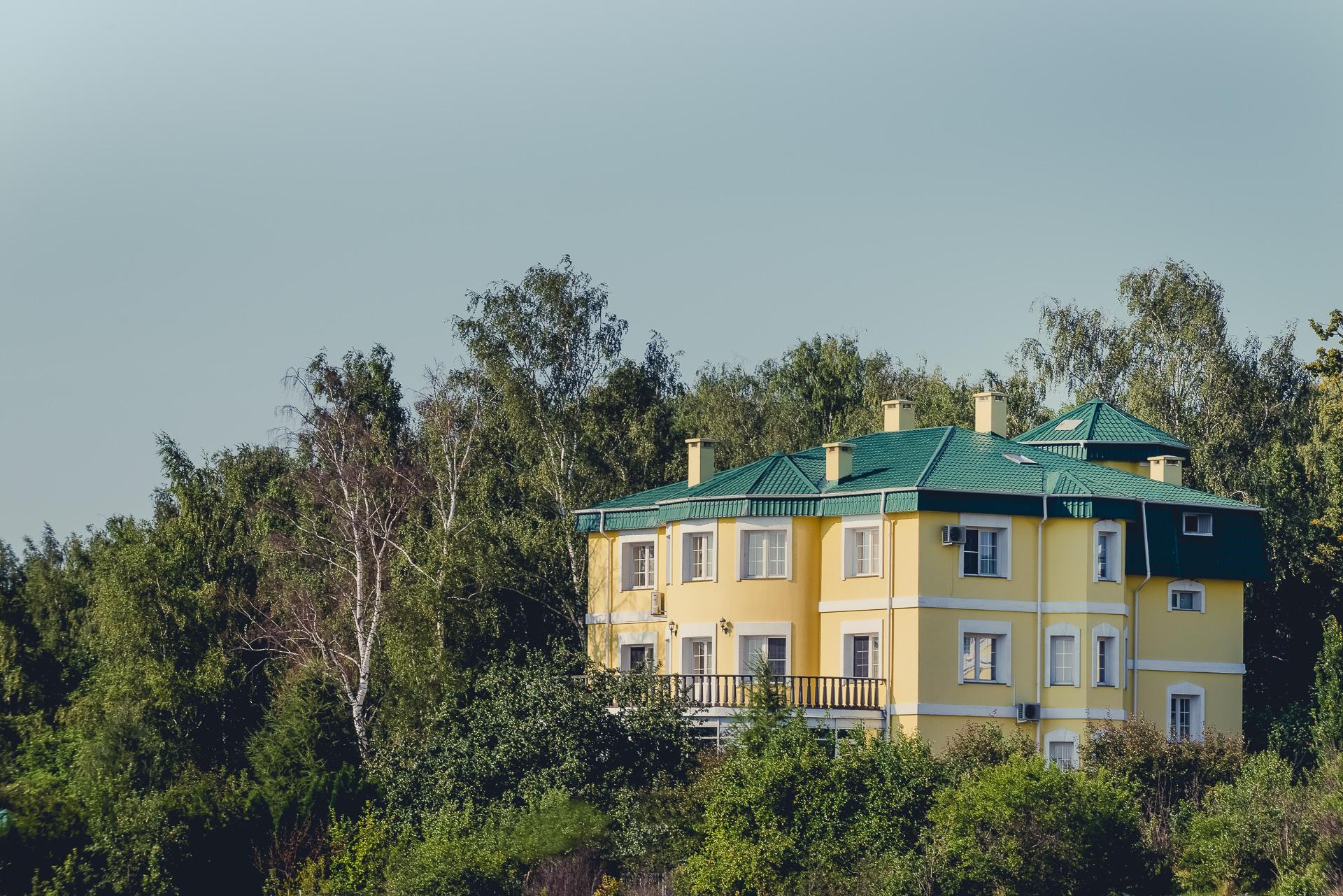 Заповедник лесное. Лесное Малоярославец. Отель заповедник Лесное Калужская. Отель Лесное в Калужской области. Малоярославец парк отель Лесной.