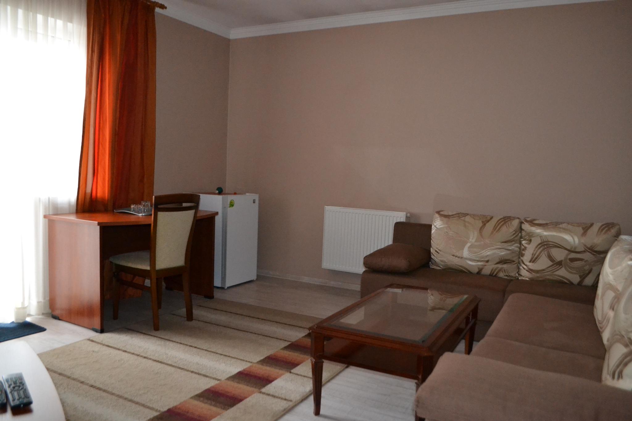 Гостевой дом на каштановой калининград. Гостевой дом на каштановой ул. Каштановая аллея 8 калининград гостиница. Каштановая аллея 1а калининград. Отель на малой каштановой аллее 4.