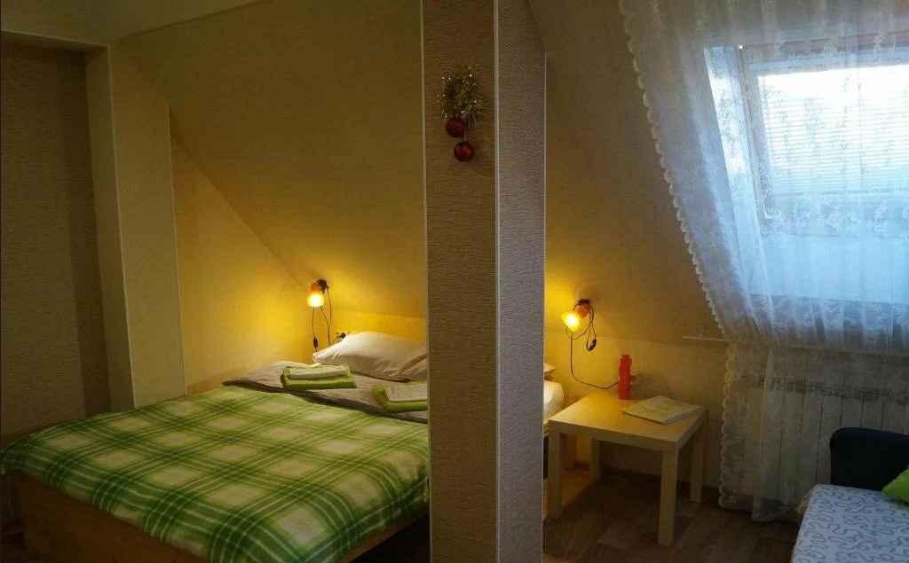 Green point Казань хостел. Хостел зеленый дом Казань. Гостиница Hostel point Онгудай. Отель Green Doors.