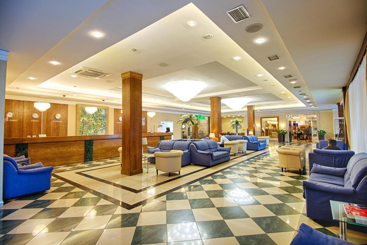 Отель Малахит на улице Труда 3*, Челябинск, цены от 3000 руб. 101Hotels.com