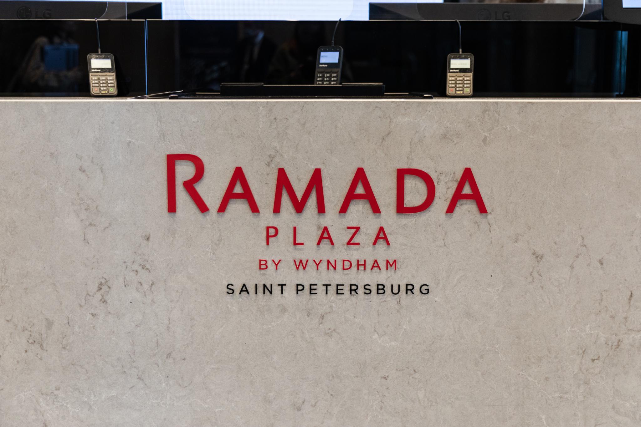 Valo ramada plaza by wyndham st petersburg. Рамада Плаза Санкт-Петербург. Ramada Plaza by Wyndham St.Petersburg. Санкт Петербург апарт отель Рамада. Рамада Санкт-Петербург ресторан.