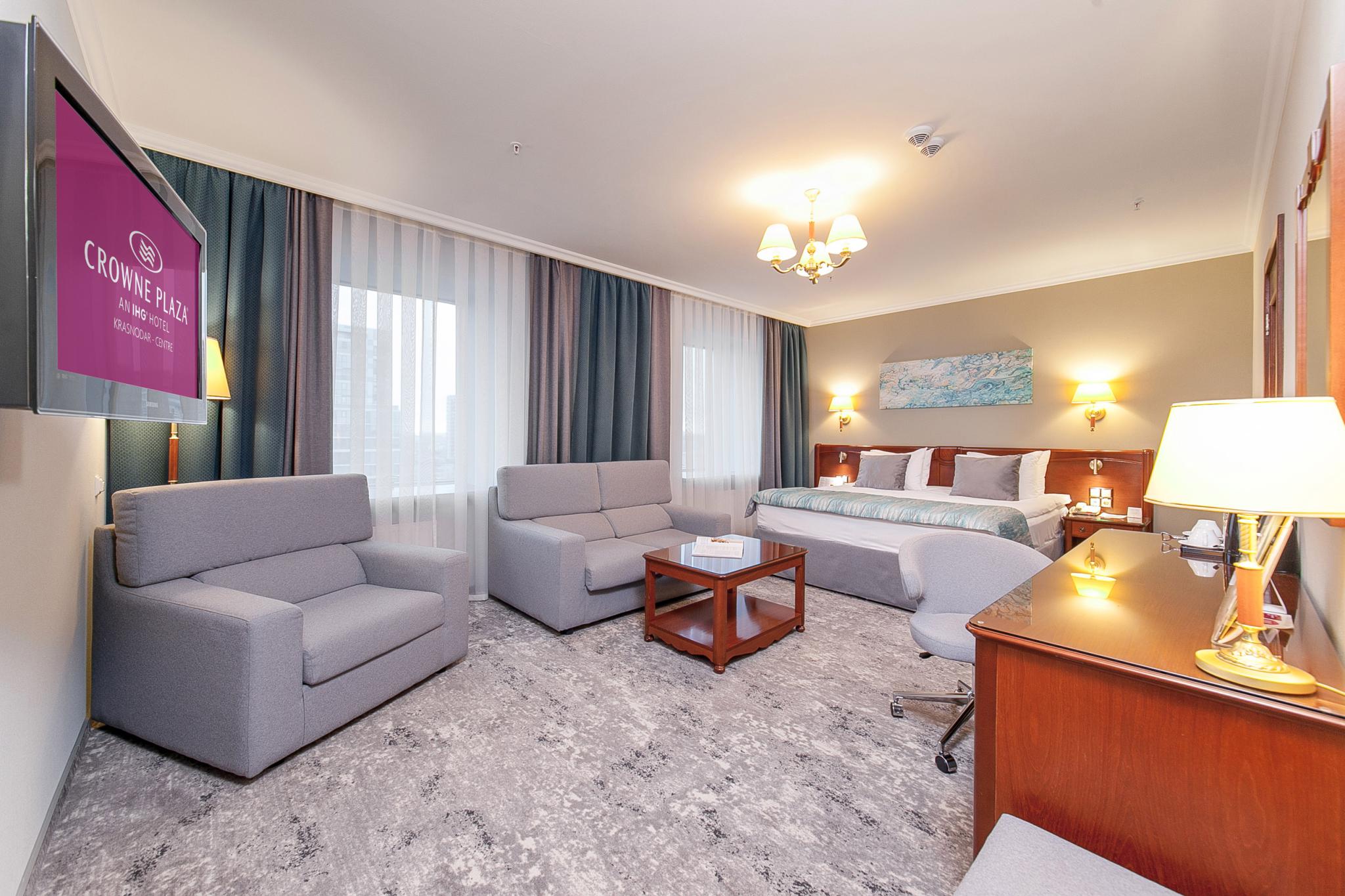 Crowne Plaza Краснодар. Crowne Plaza Krasnodar Centre 4*. Гостиница Краун Плаза Краснодар. Краснодар отель Crowne Plaza номера.