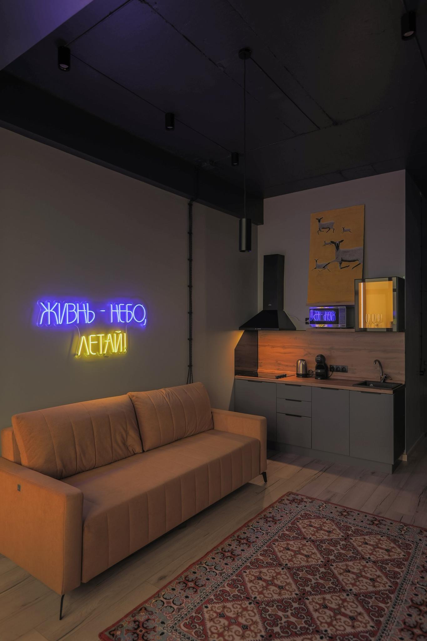 Экспресс каспийск. Футболка с логотипом школы. Берлога кальянные. Интернет каспийск. Ленина, 37 пом.