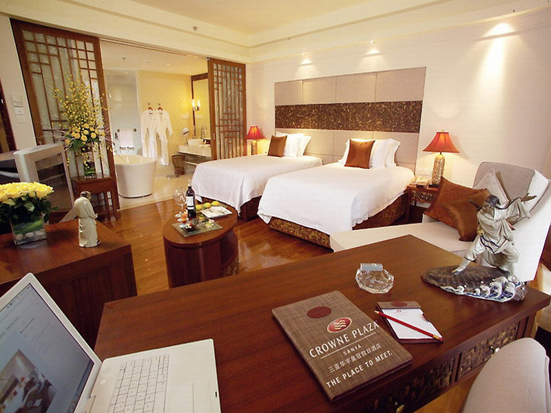 Huayu resort and spa. Краун плаза санья. huayu resort spa yalong bay sanya 5. crowne plaza resort sanya bay 5*. пятизвездочные отели в китае.