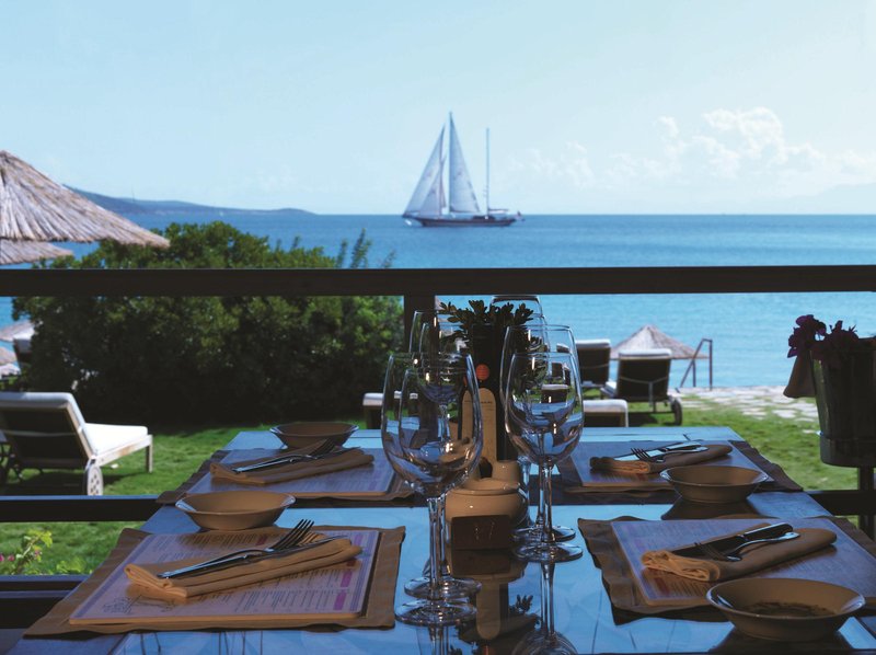 Kempinski barbaros. Kempinski Hotel Barbaros Bay. Kempinski Hotel Bodrum. Kempinski Bodrum 5. Барбаросса Кемпински