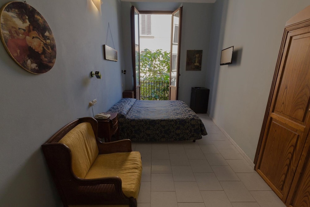 LOMBARDI, Флоренция — цены, отзывы, бронирование онлайн МТС Travel