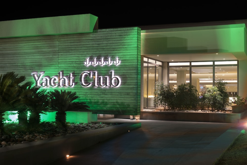 YACHT CLUB, Дидим, Турция - фотография 1