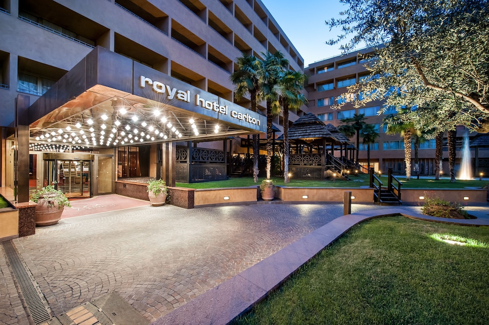 Отель СМ Роял, Адлер, Сочи, цены на 2025, официальный сайт туроператора Дельфин