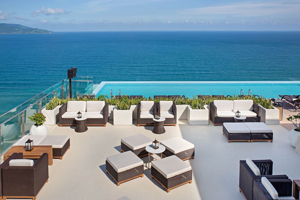 TMS LUXURY HOTEL DA NANG BEACH, Дананг — цены, отзывы, бронирование