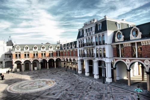 Площадь пьяцца в батуми фото PIAZZA FOUR COLOURS Батуми, - бронирование онлайн, отзывы, фото, адрес