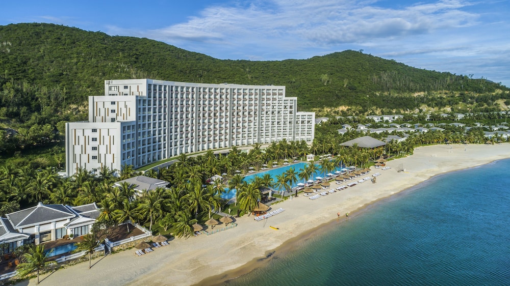 Винперл резорт нячанг. Vinpearl resort spa nha trang bay 5 нячанг. Вьетнам винперл отель. Остров фукуок винперл. Vinpearl resort & spa nha trang bay 5*.