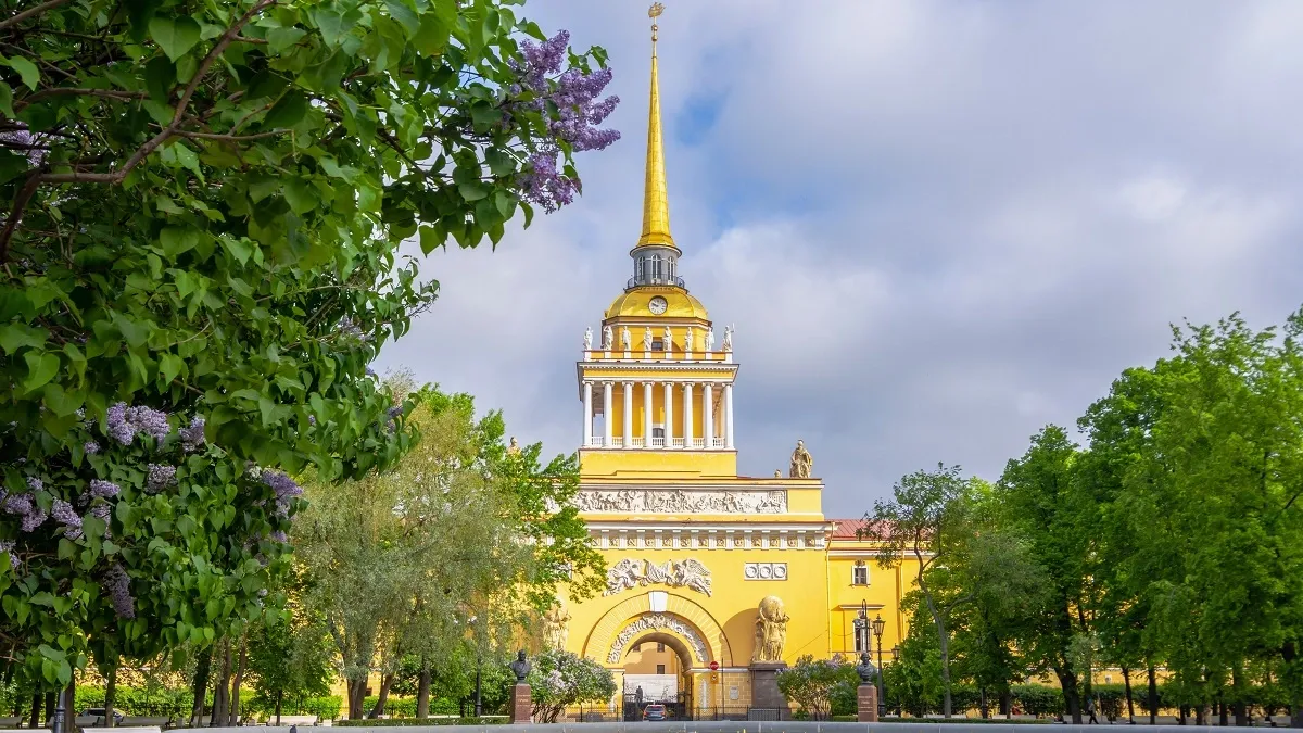 Здание Адмиралтейства в Санкт-Петербурге