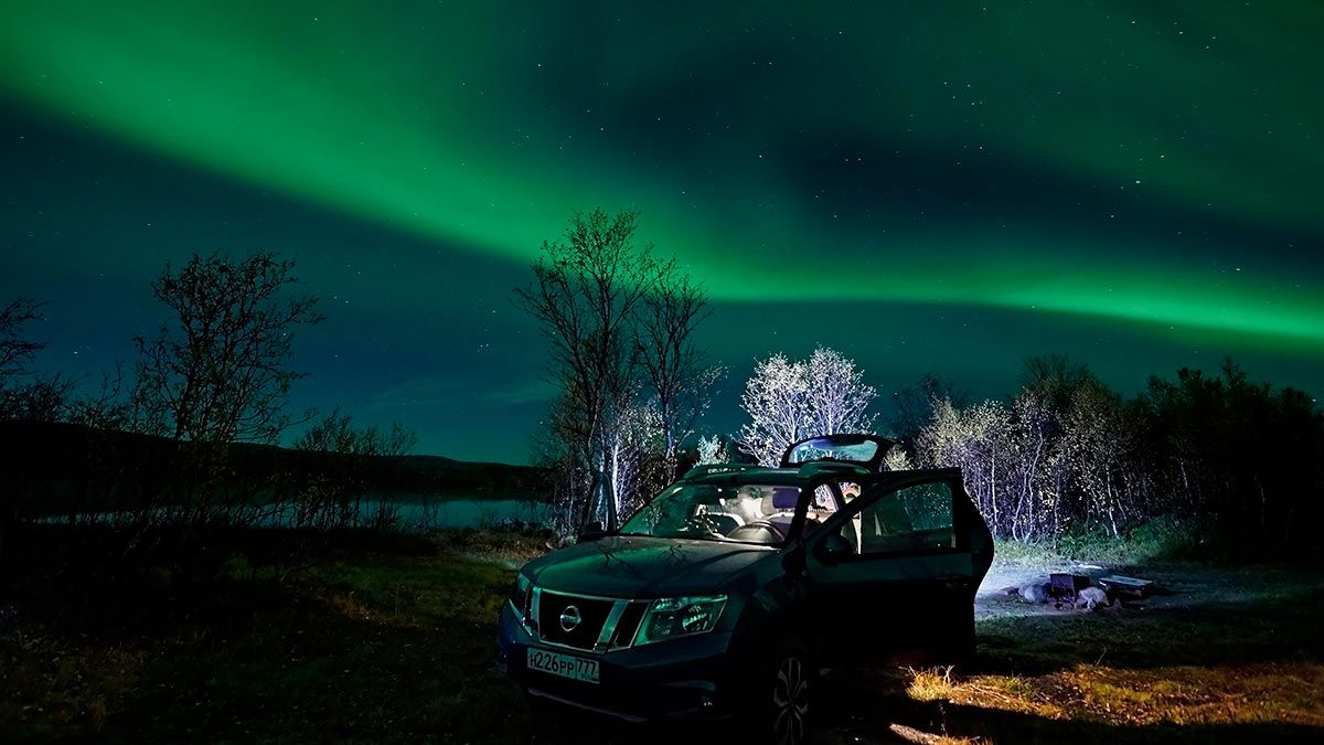 Северное, или полярное, сияние, оно же Aurora Borealis, пазори, сполохи —  удивительное явление