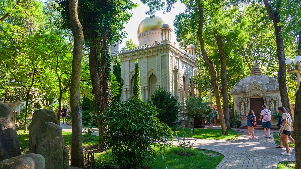 Старый парк в Кабардинке — достопримечательность города