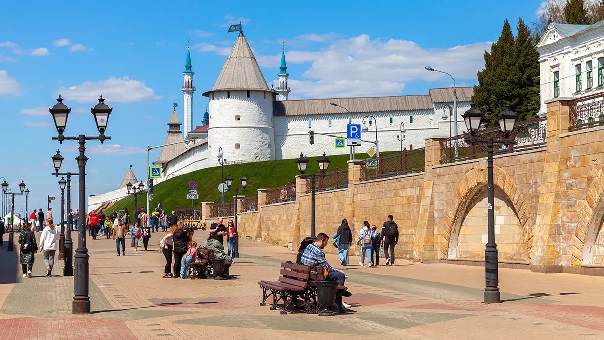 Пешеходная улица Баумана в Казани — главный казанский Арбат