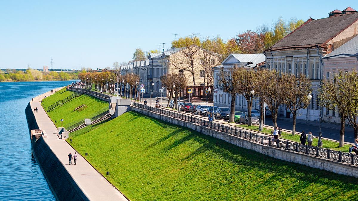 Москва — Петербург: куда заехать, чем заняться и где остановиться по дороге