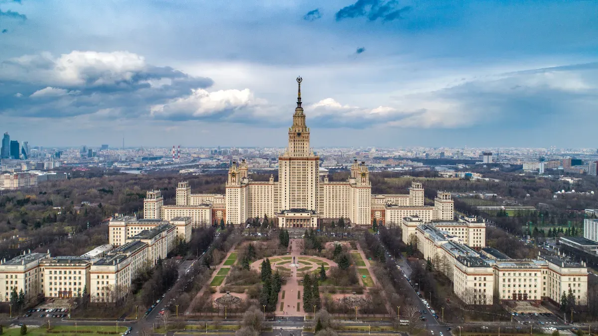 Главное здание МГУ в Москве: история здания